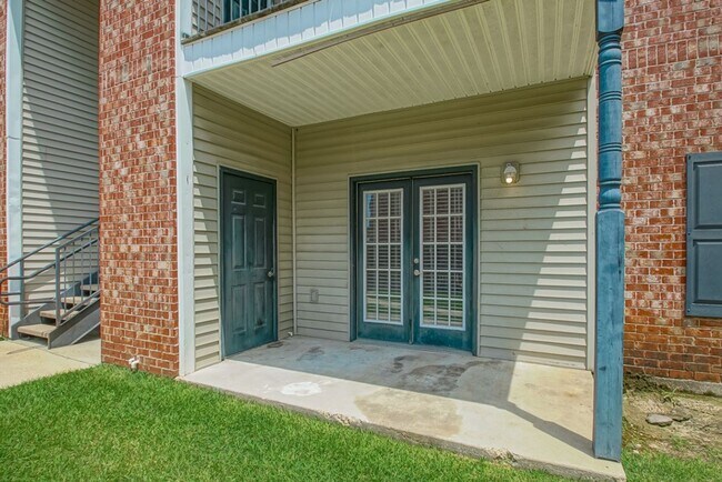 Building Photo - CONDO UNIT IN DENHAM SPRINGS