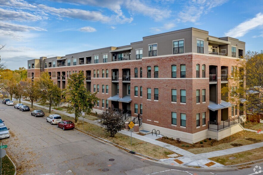 Building Photo - Fair Oaks