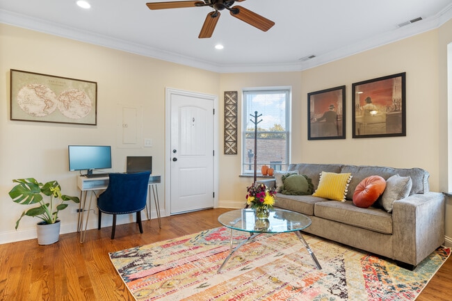 Building Photo - 2117 W Irving Park Rd