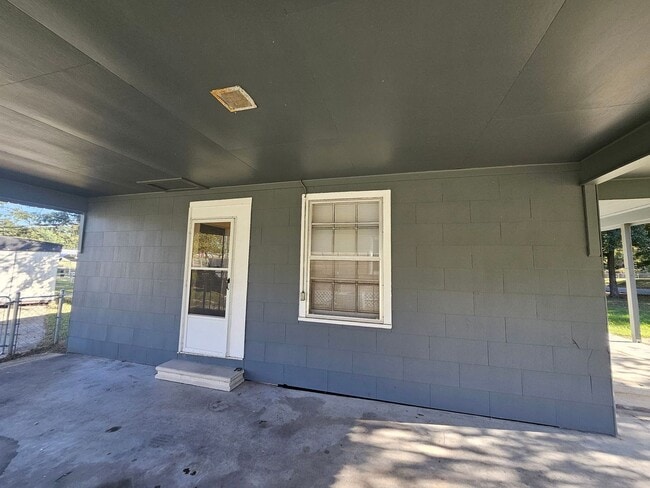 Building Photo - 1107 John Paul Jones Ave