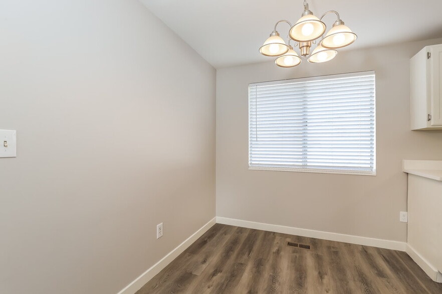 Building Photo - 1412 W 8660 S