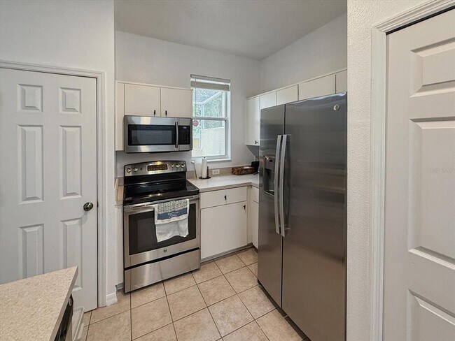 Building Photo - 1302 S Beach Cir