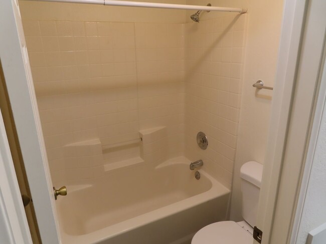 Building Photo - 2 bed, 2 bath Condo in San Diego's Linda V...