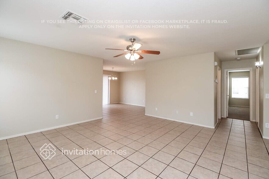 Building Photo - 7226 W Hess Ave