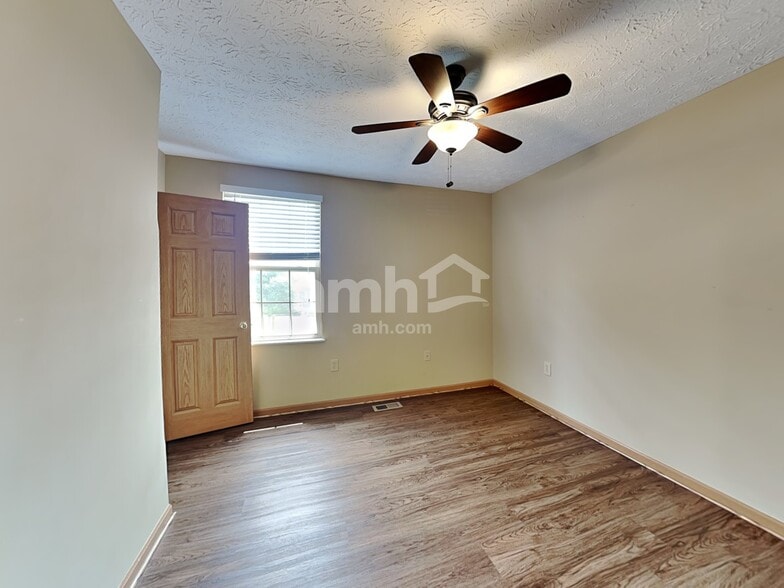 Building Photo - 438 Rothgate Dr