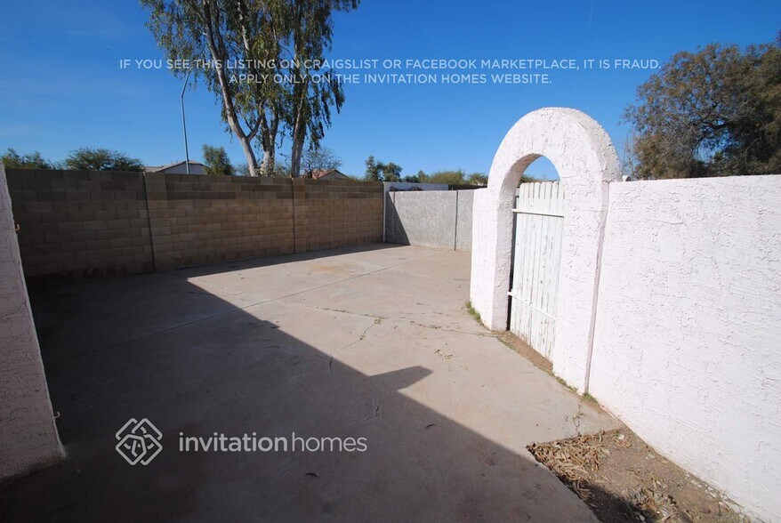 Building Photo - 656 S Robin Ln