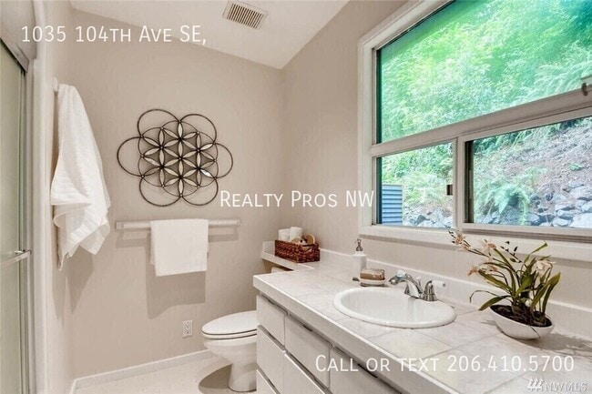 Building Photo - 1035 104th Ave SE