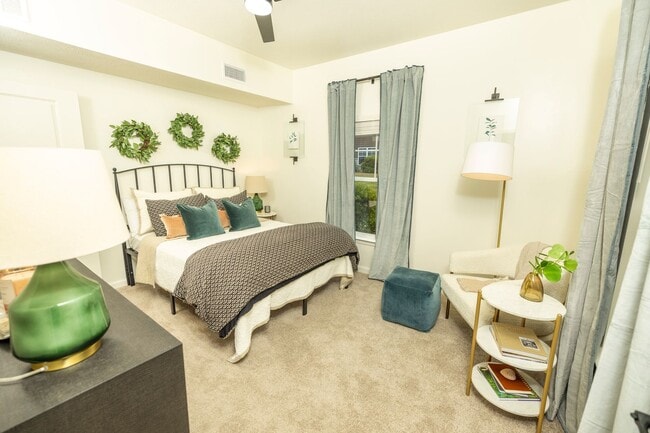 Building Photo - 5 Points Condominium