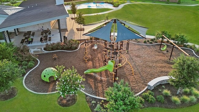 Building Photo - 28218 Meadowlark Sky Dr