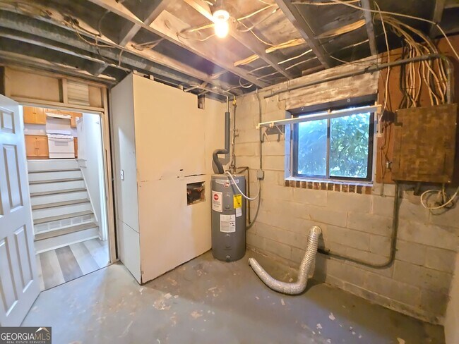 Building Photo - 1632 Jolly Green Ct