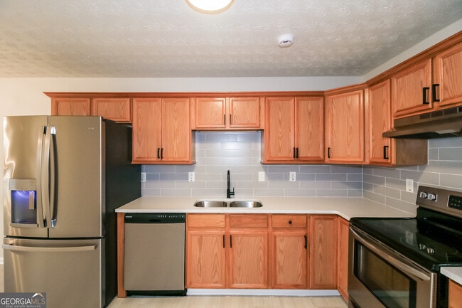 Building Photo - 5862 Homestead Cir