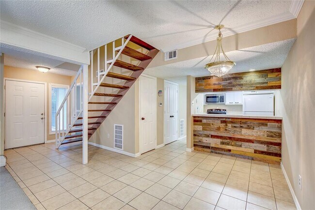 Building Photo - 3121 Park Ln