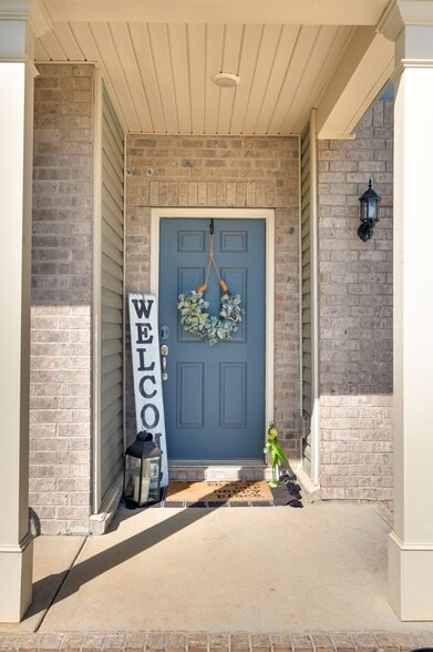 Building Photo - 2784 Nottingham Dr