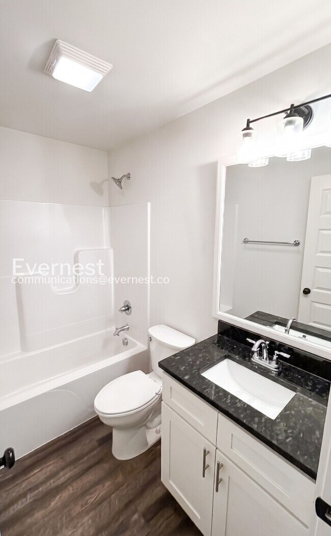 Building Photo - 4 Bed & 2 Bath House in Chattanooga / Pet-Friendly / Available Now!