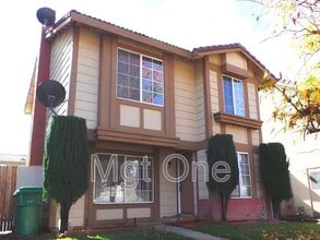Building Photo - 23575 Parkland Ave