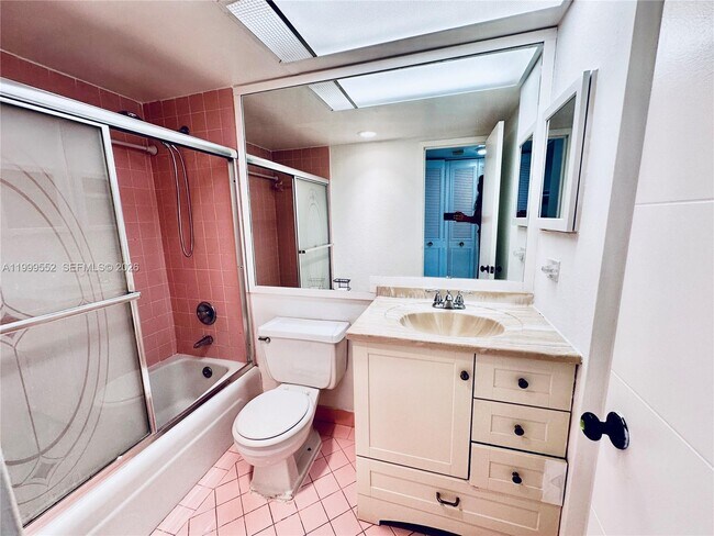 Building Photo - 250 174th St