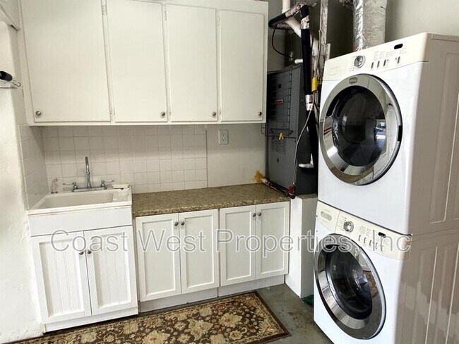 Building Photo - 4372 Argos Dr