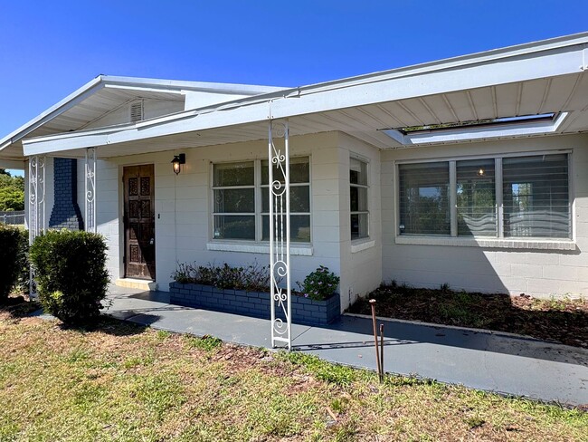 Building Photo - Peaceful 2-Bedroom Home Near Lake Starr