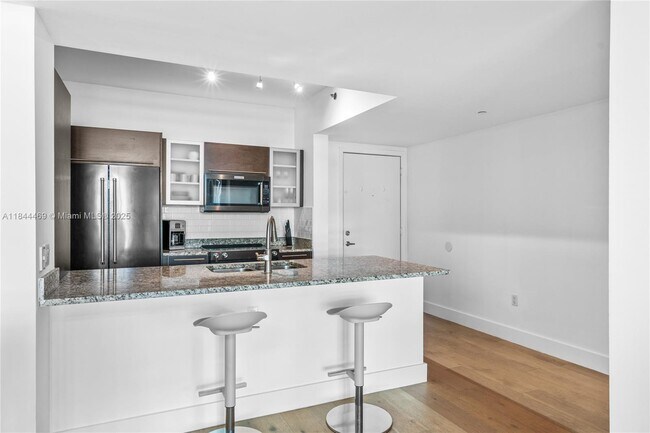 Building Photo - 951 Brickell Ave