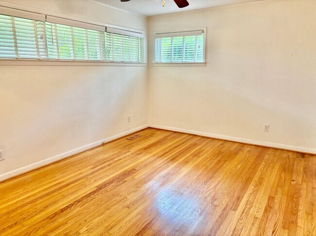 Building Photo - 2534 Avalon Cir