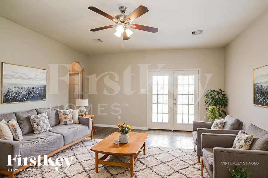 Building Photo - 5623 That Way