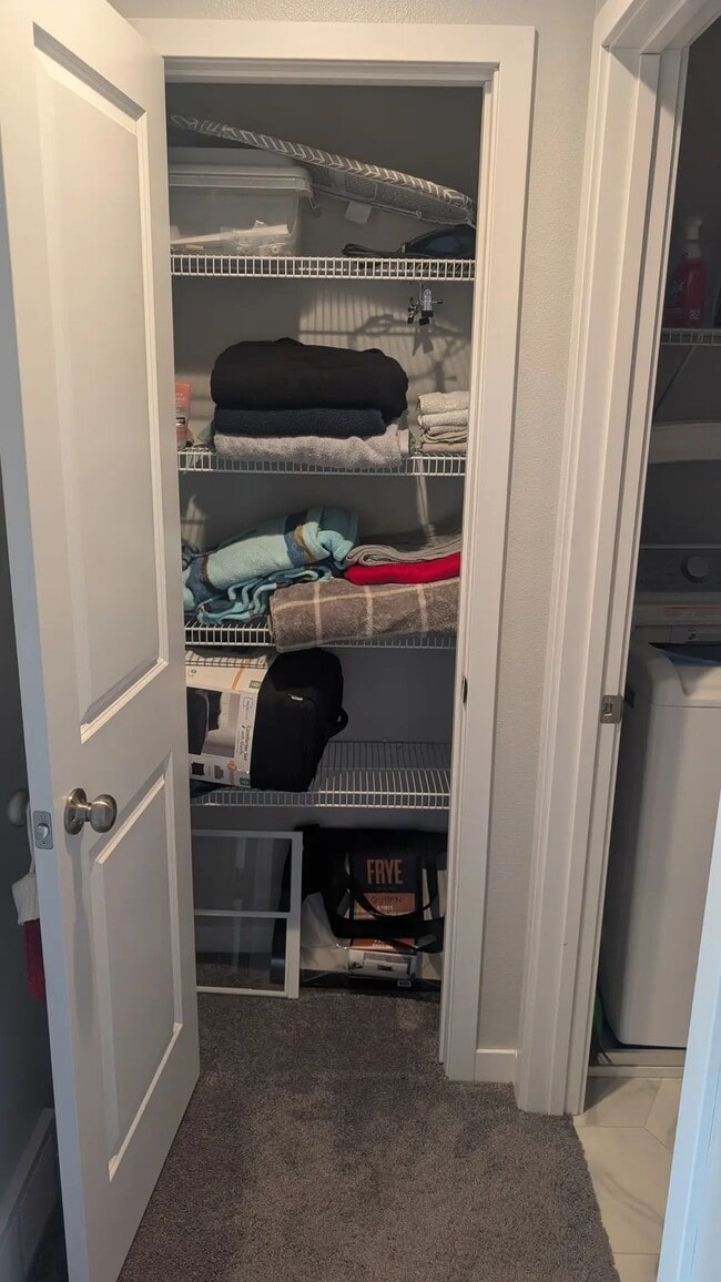 Building Photo - Furnished Queen Room with Closet & Private Bath