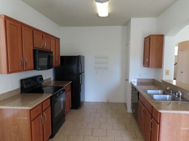 Building Photo - 4115 McFarland Dr