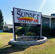 Building Photo - The Sunset Apartments