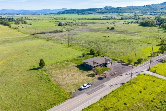 Building Photo - 2477 Coker Butte Rd