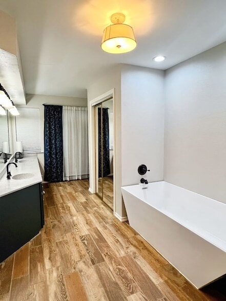 Building Photo - 540 Yacht Club Dr