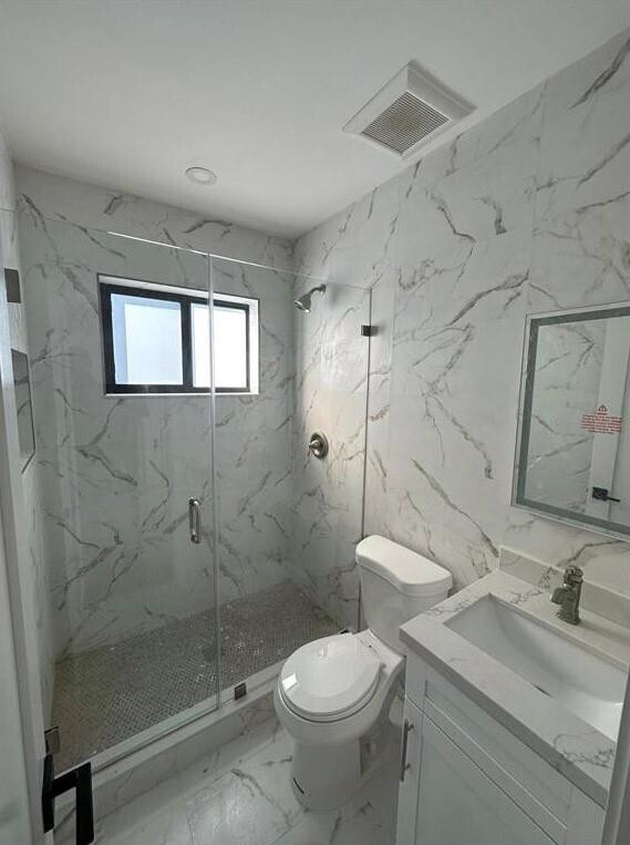 Building Photo - 170 W 58th St