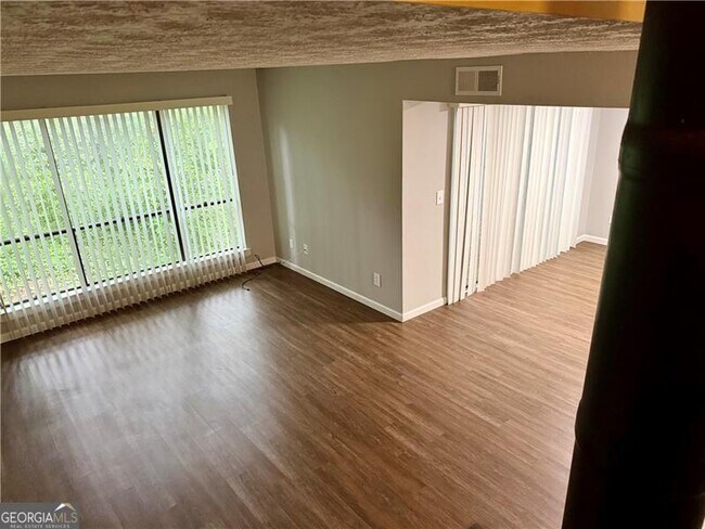 Building Photo - 1059 Mariners Dr