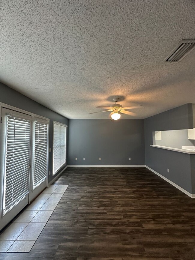 Building Photo - Dunwoody Subdivision