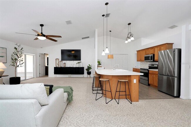 Building Photo - 10648 SW 38th Ave