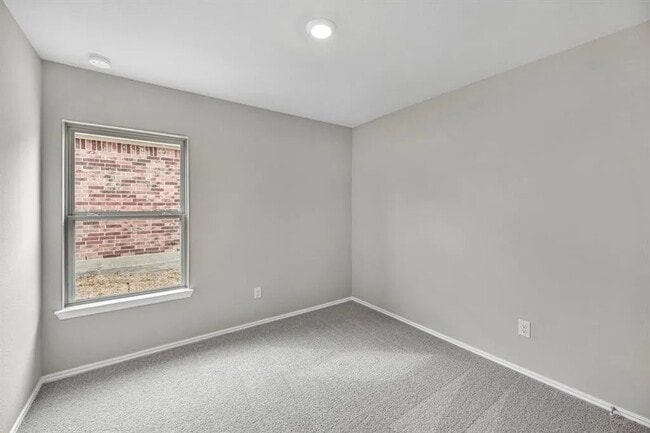 Building Photo - 8213 Red Spruce St
