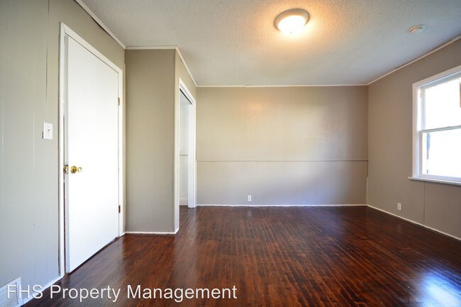 Building Photo - 202 N Scenic Ave