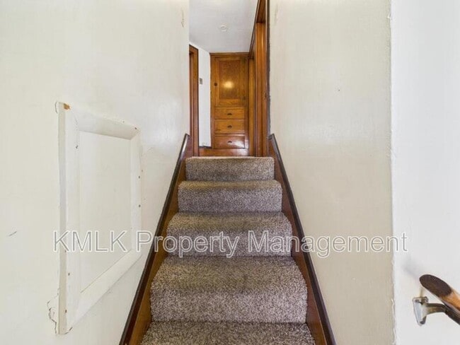 Building Photo - 117 Hazelwood Ave