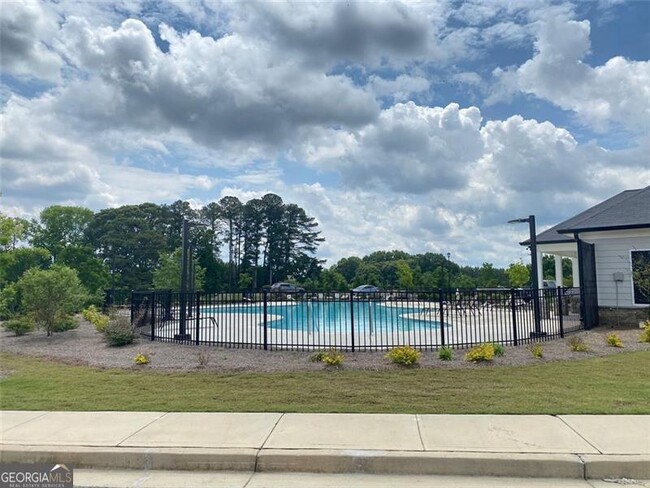 Building Photo - 1585 Villageside Ct