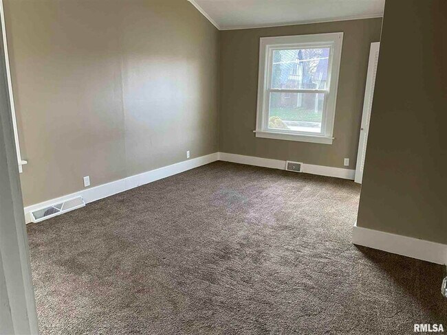 Building Photo - 2139 30th St