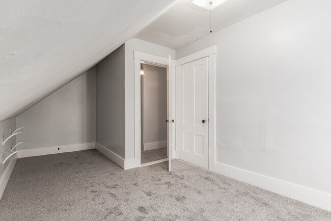 Building Photo - 179 Main St