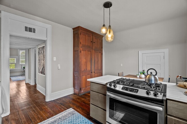 Building Photo - 4600 McPherson Ave