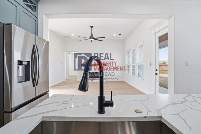 Building Photo - Luxury-Inspired 4-Bedroom Home with Distinctive Interior Design