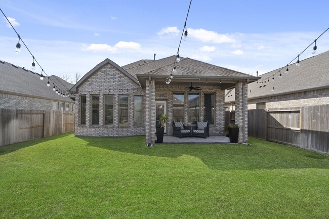 Building Photo - 10707 River Walk Dr