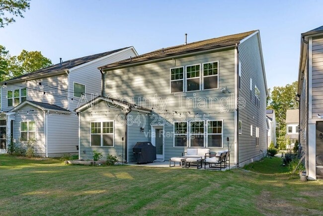 Building Photo - 504 Flip Trail