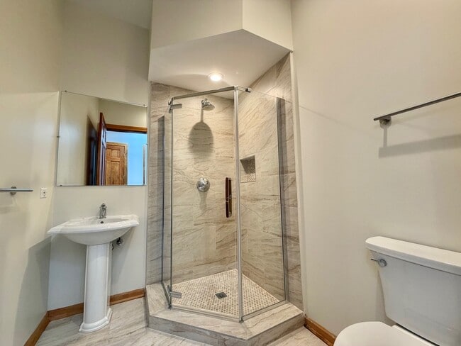 Building Photo - 1S701 Eisenhower Rd