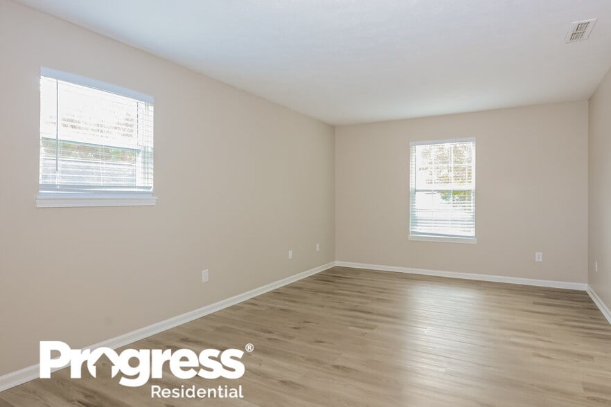Building Photo - 2327 Fullerton Dr