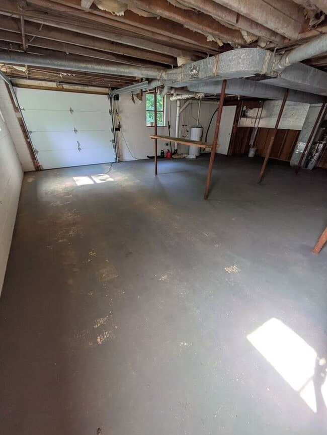 Building Photo - 2BD/1BA Duplex in Hickory