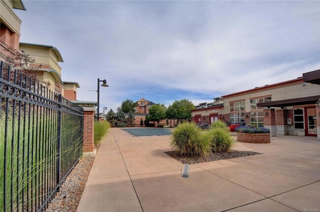 Building Photo - Park Hill 2 Bedroom 2 Bath Condo