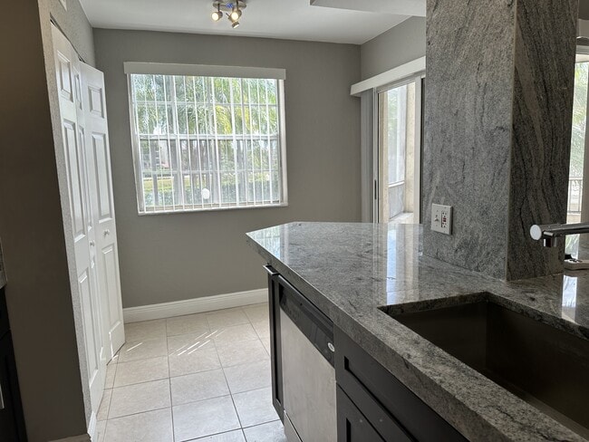 Building Photo - 2871 N Oakland Forest Dr