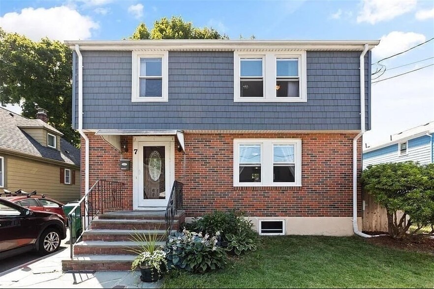 Building Photo - 7 Maynard St